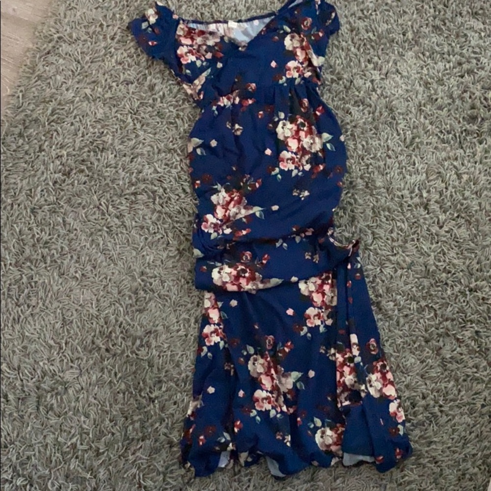 Sweetheart maternity maxi dress